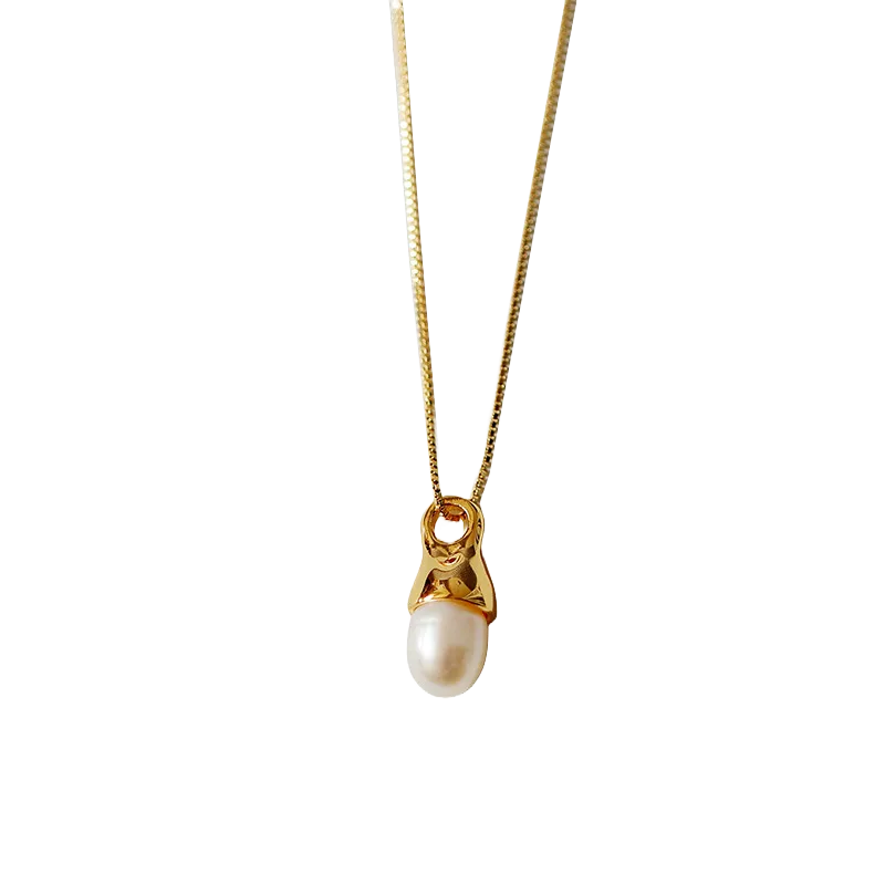 Anne Pearl Drop Necklace
