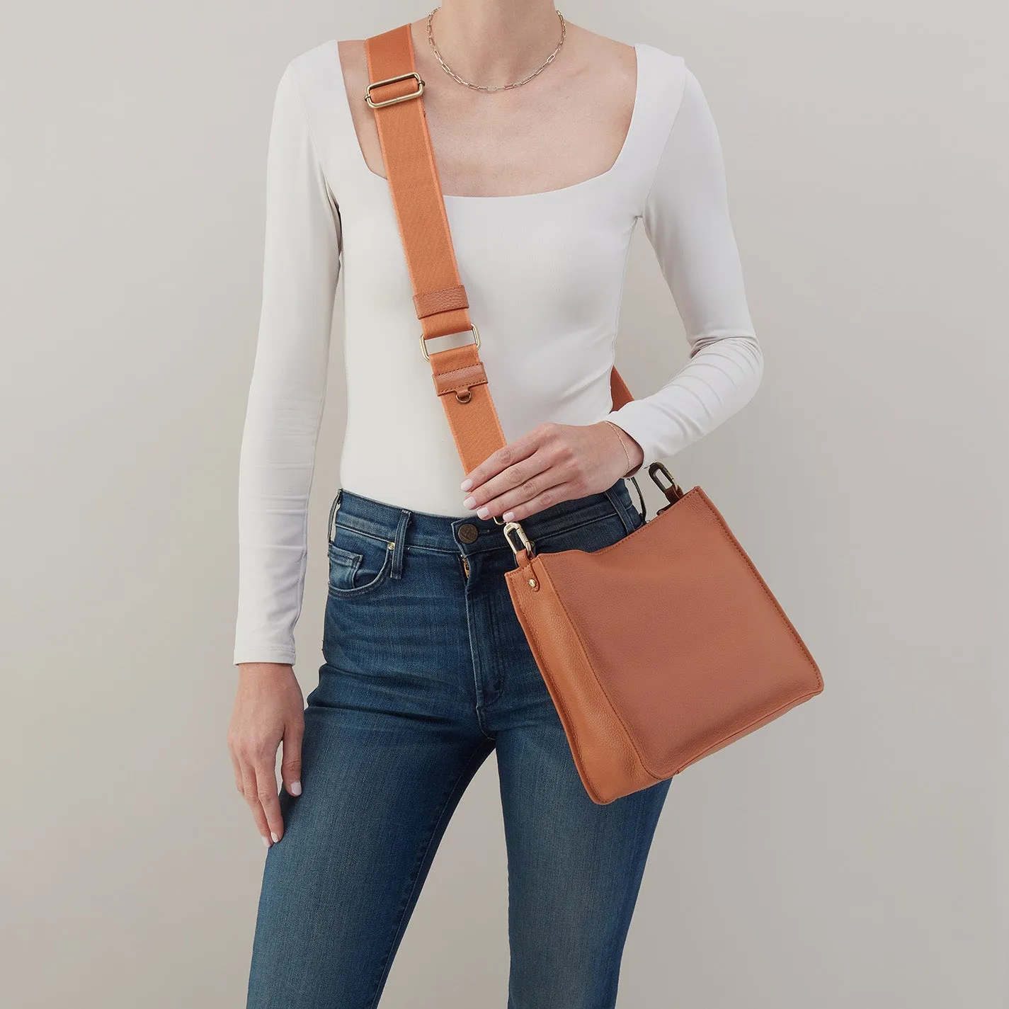 Cass Crossbody In Pebbled Leather - Butterscotch