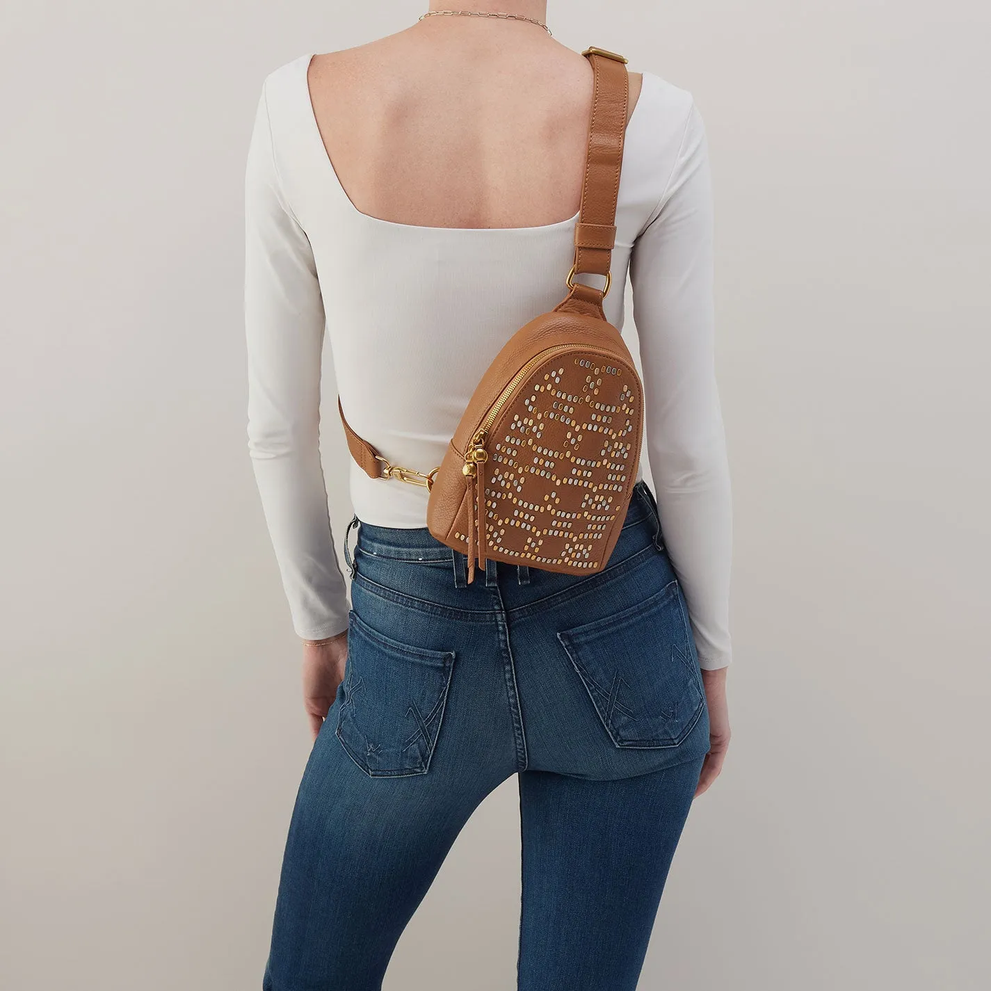 Fern Sling In Pebbled Leather - Warm Honey Pixel Studded