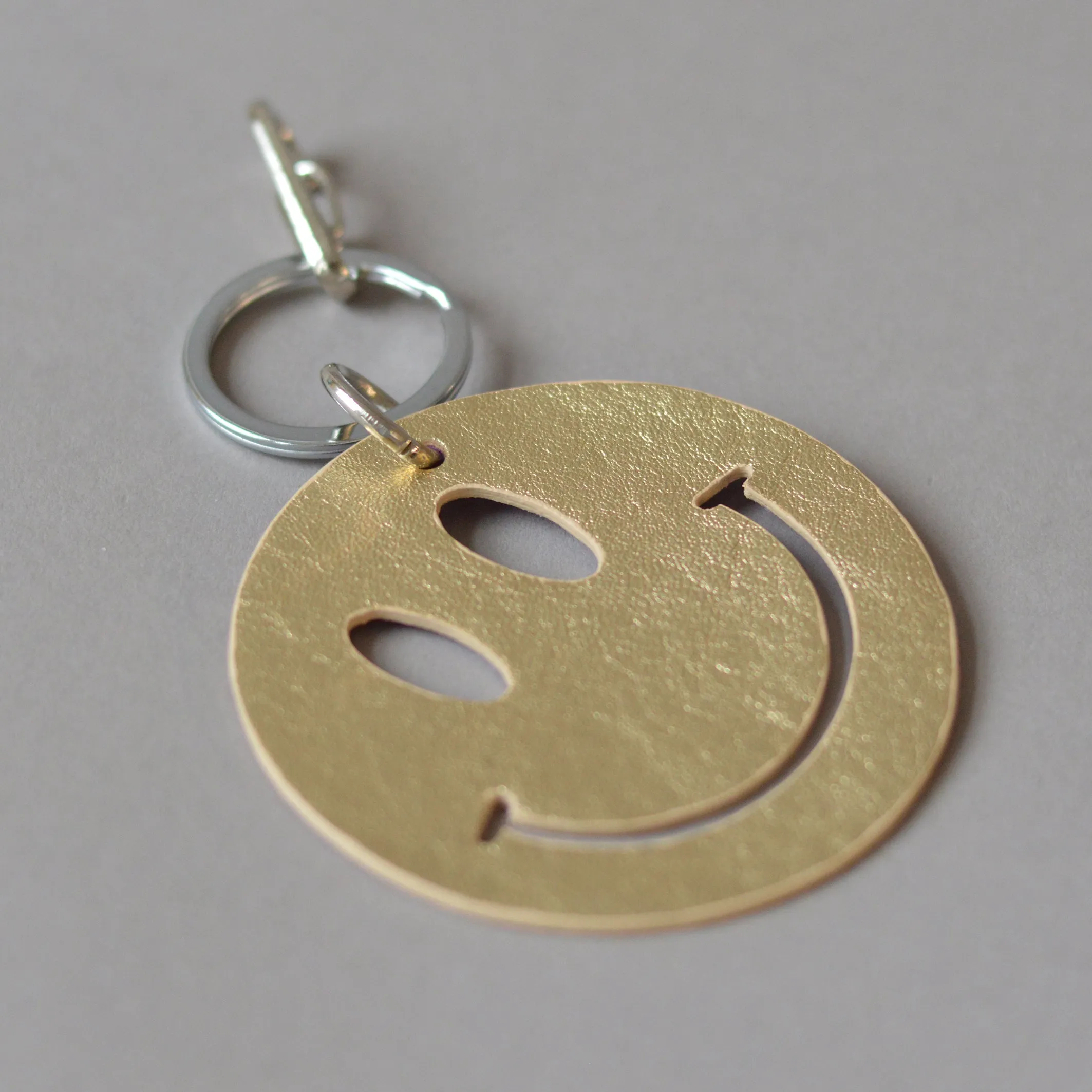 Happy Key Ring Gold Magenta
