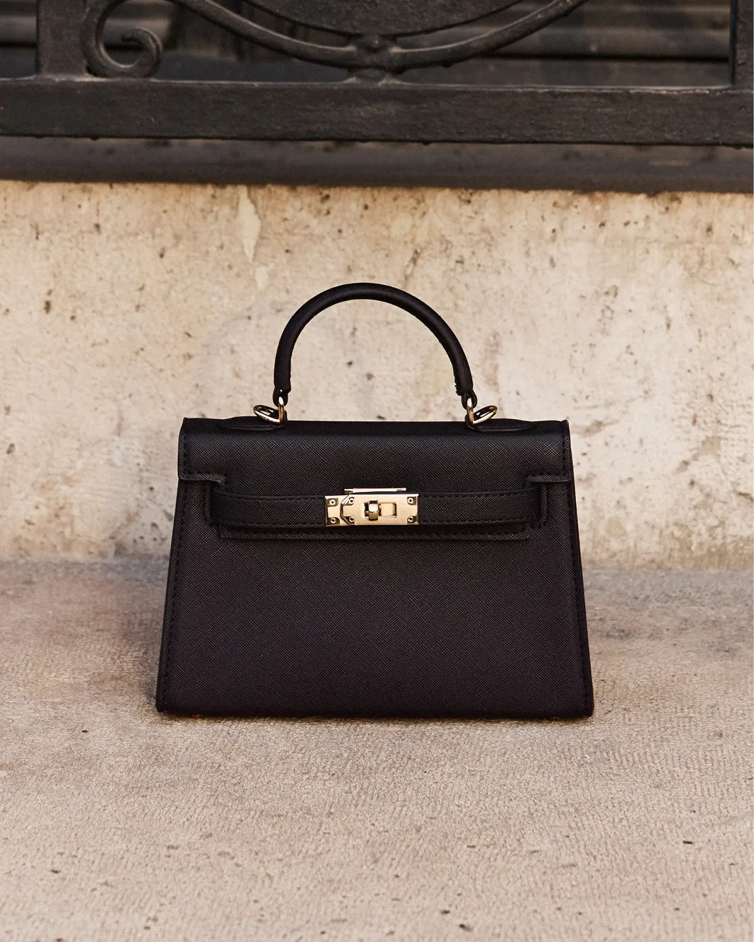 HARIETTE HANDLE BAG - DARK CACAO SAFFIANO
