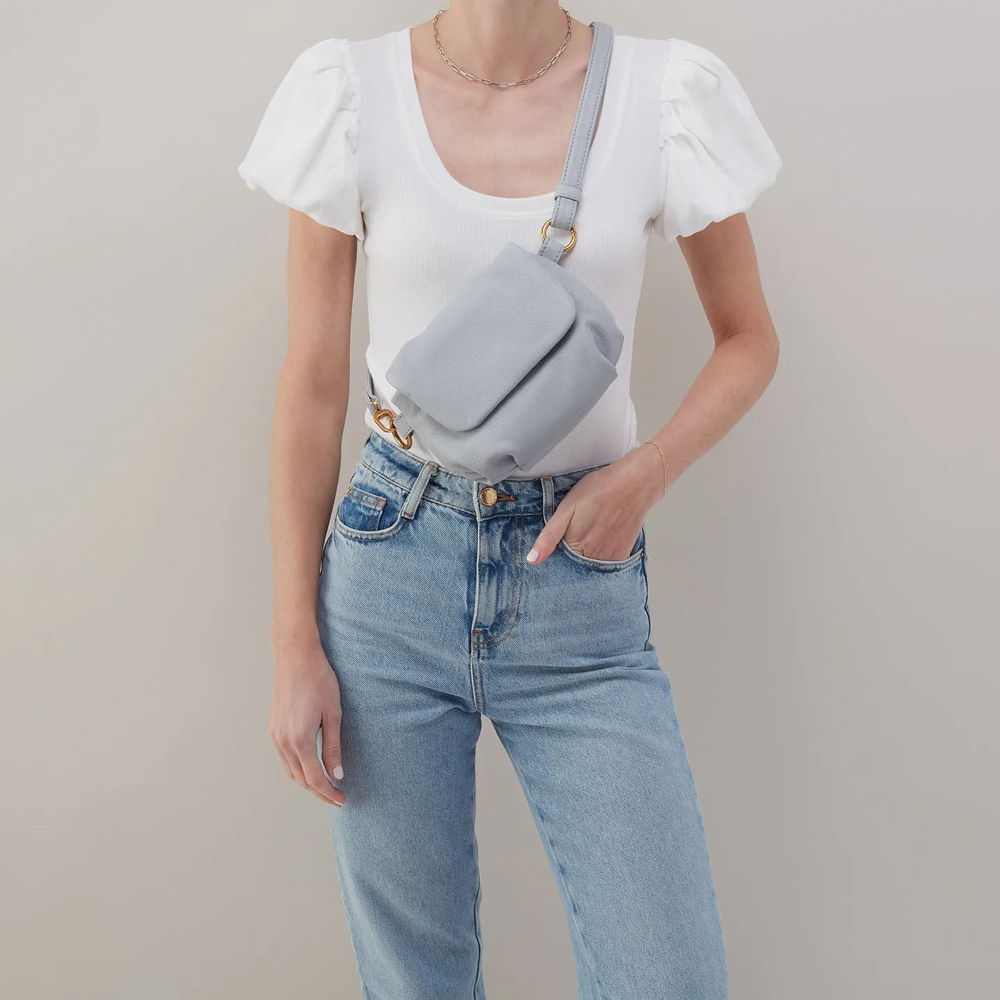 Harley Crossbody Sling In Pebbled Leather - Blue Pearl