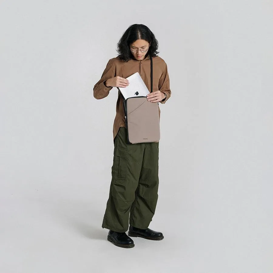 HELLOLULU Eilif 3 Way Sleeve Case 16 Pastel Khaki