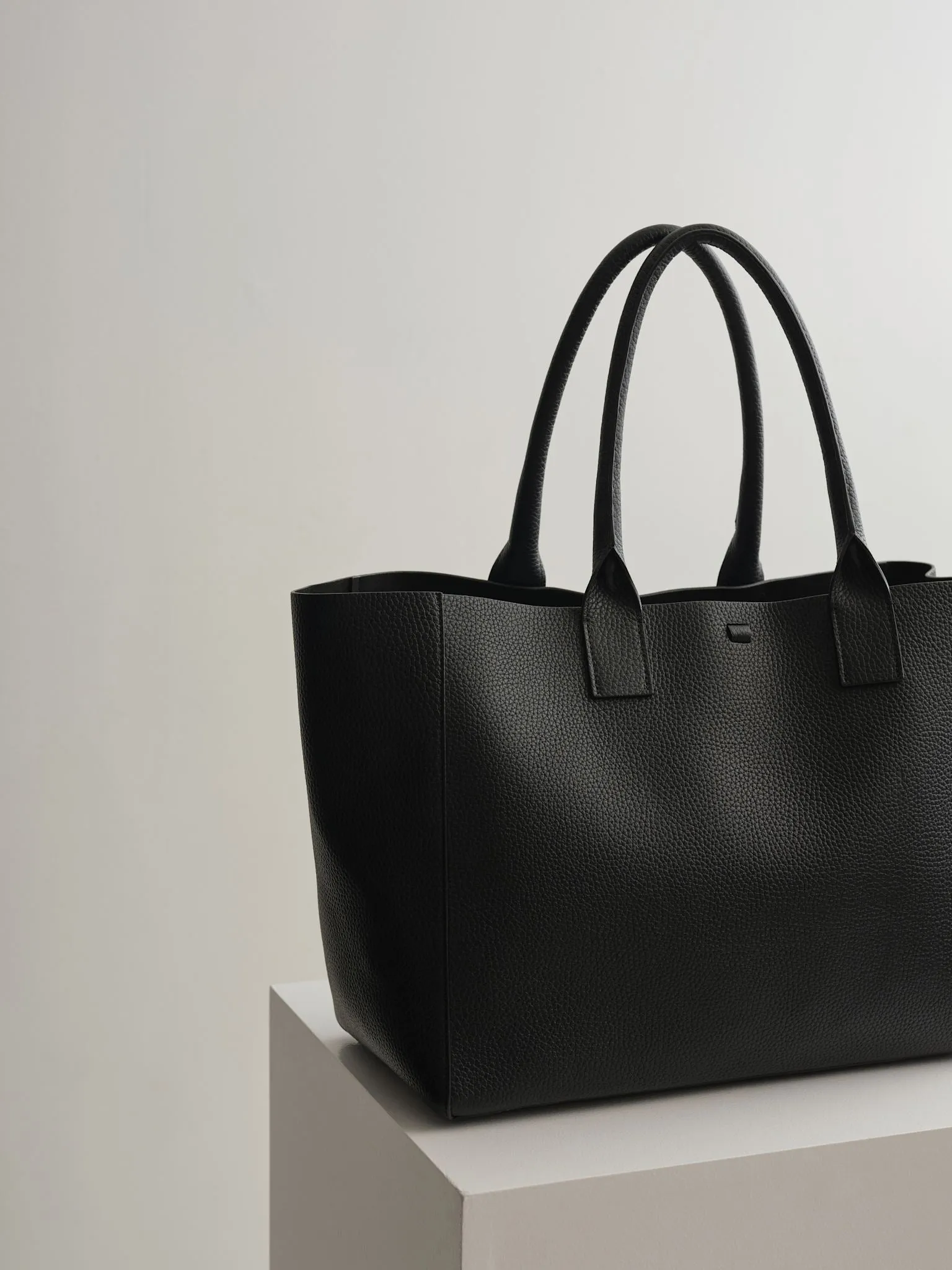 LARGE FILIPPO BAG - BLACK