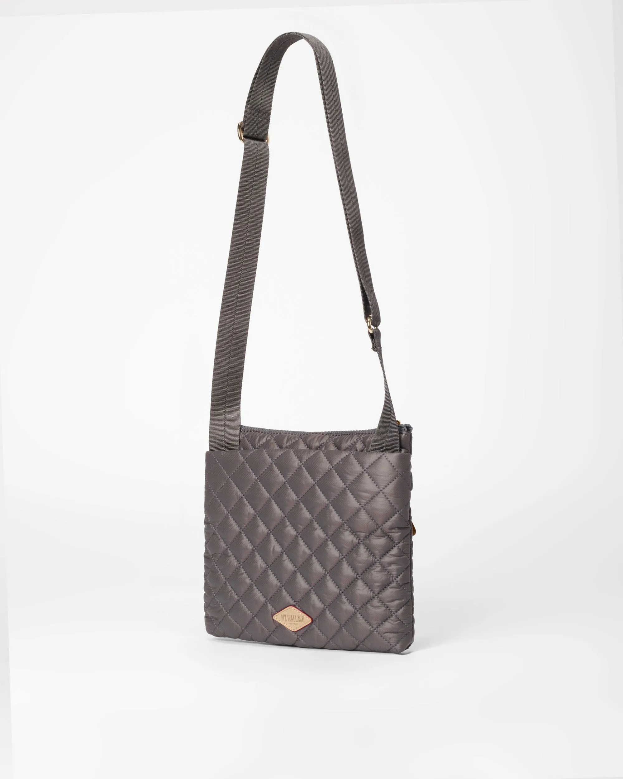 Magnet Metro Flat Crossbody