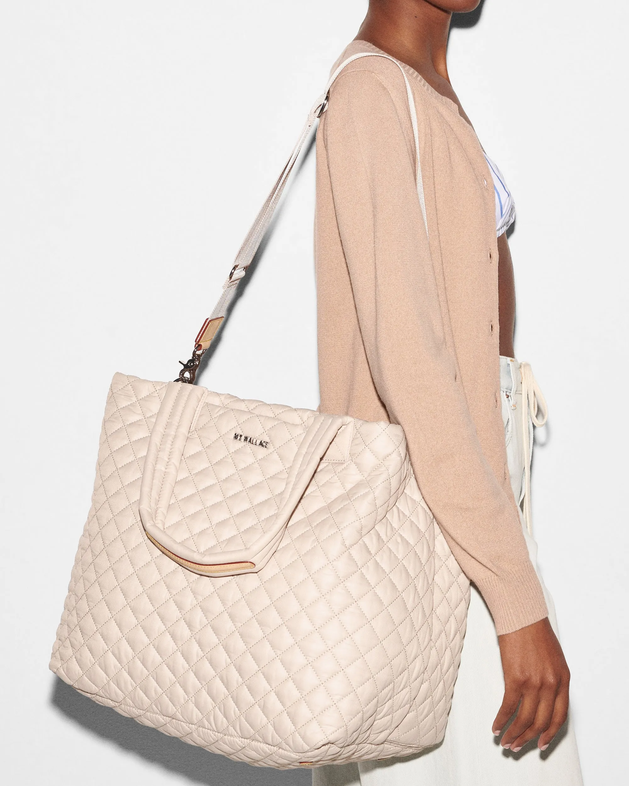 Mushroom Large Metro Tote Deluxe