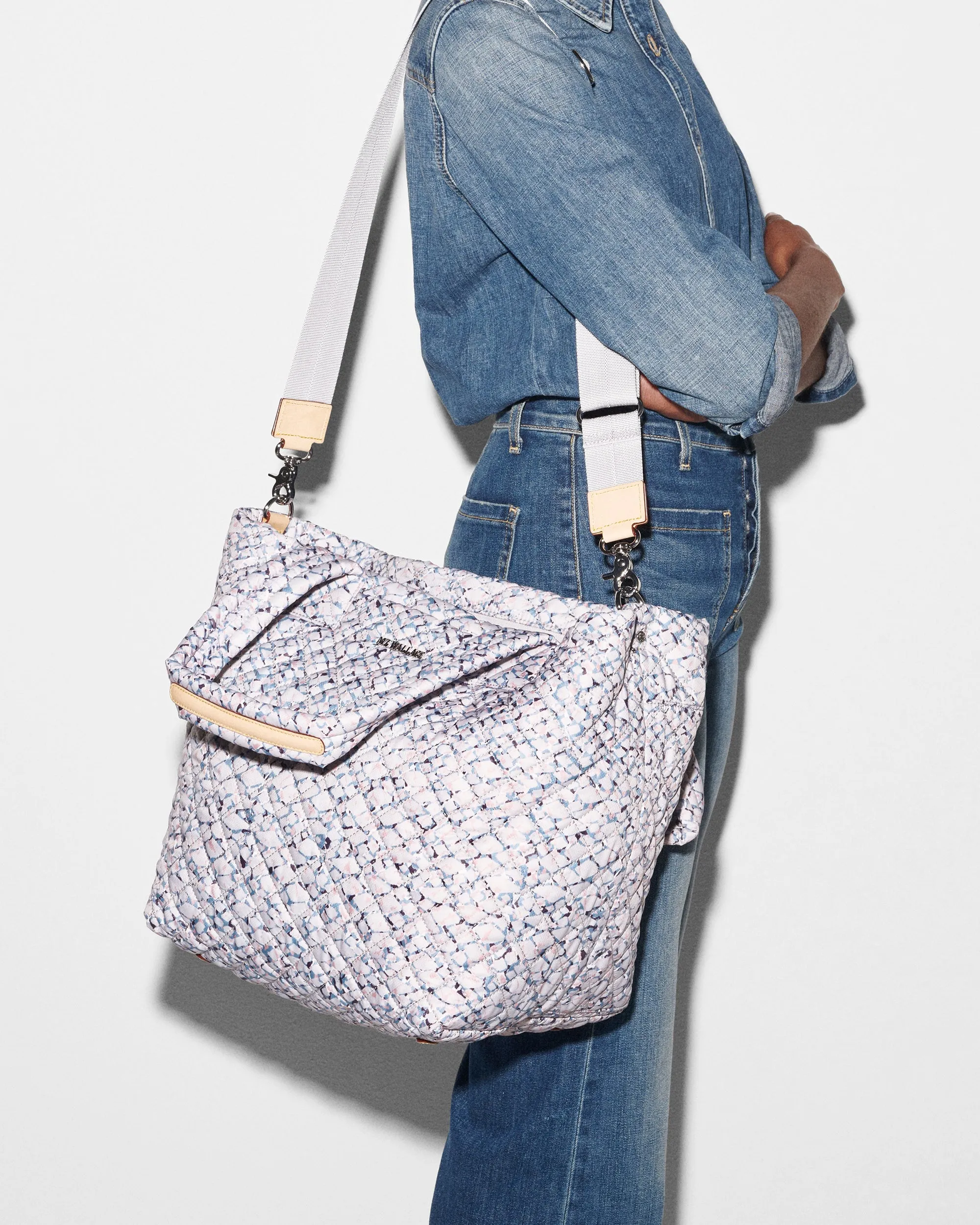Summer Shale Medium Metro Tote Deluxe