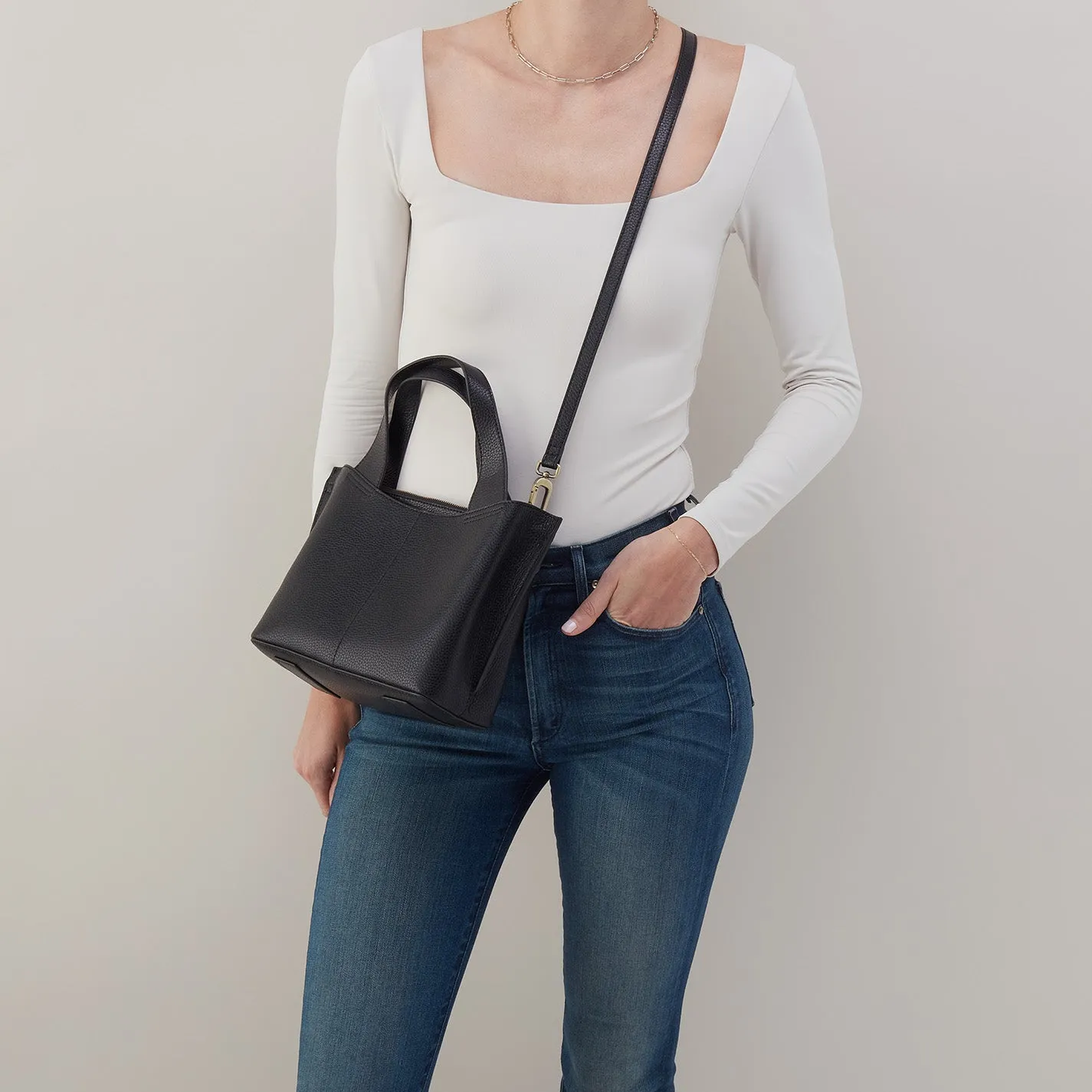Vida Small Tote in Micro Pebbled Leather - Black